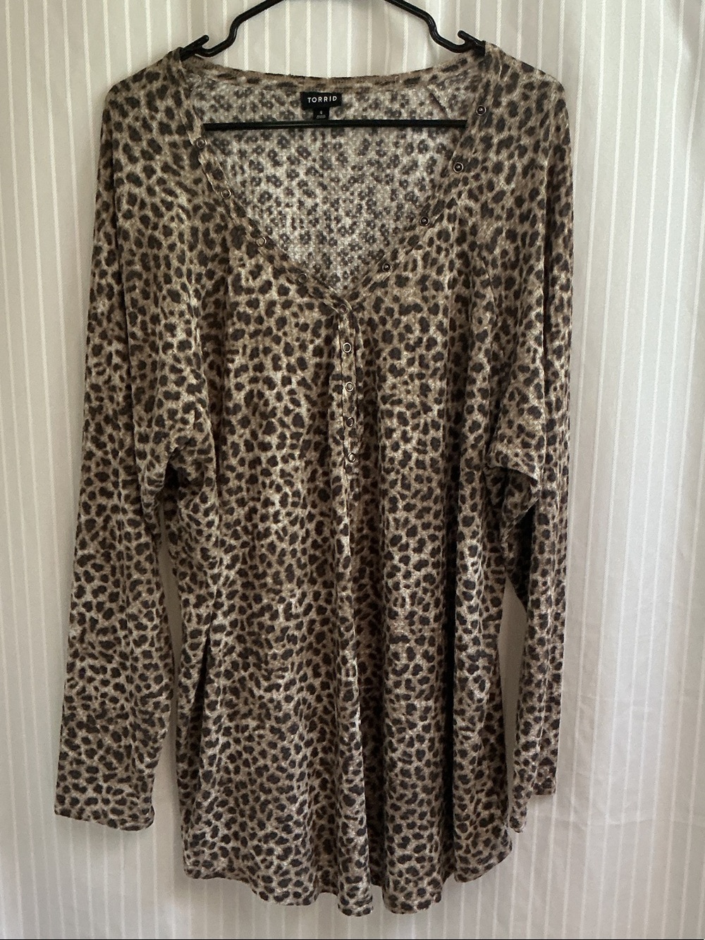 Torrid 4X Size 26 Leopard-Print Top in Taupe & Brown